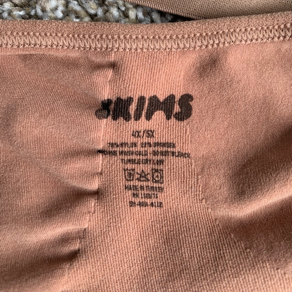 SKIMS sculpting bra